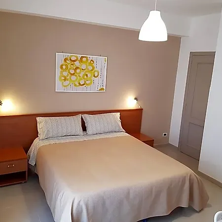 فندق مبيت وإفطار Mimosa 4*