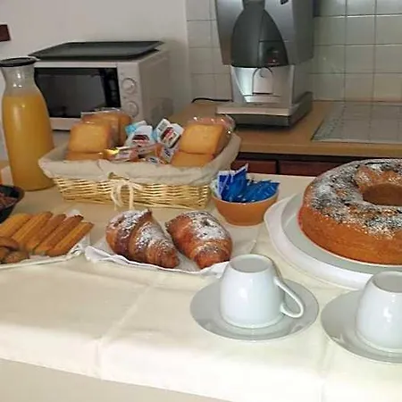 Mimosa فندق مبيت وإفطار جيارديني ناكسوس