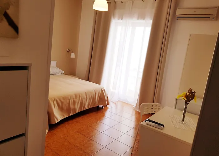 Alojamento de Acomodação e Pequeno-almoço Mimosa Giardini Naxos