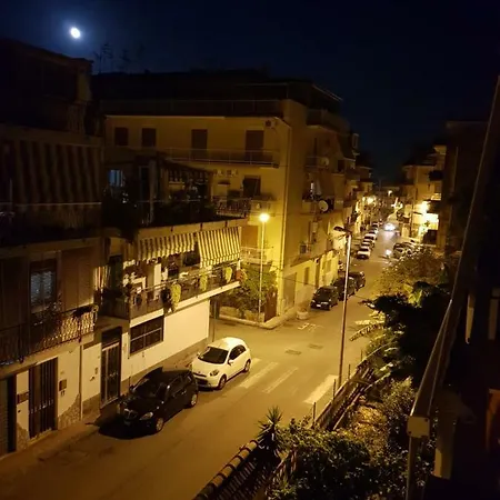 Alojamento de Acomodação e Pequeno-almoço Mimosa Giardini Naxos